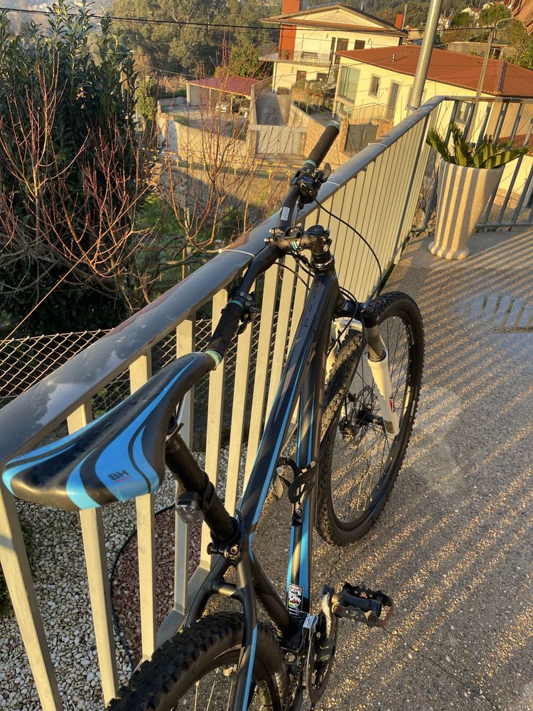 Bicicleta BH Peak 29 (Oferta suporte carro thule)