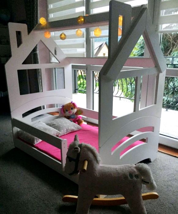 Łóżko domek z materacem