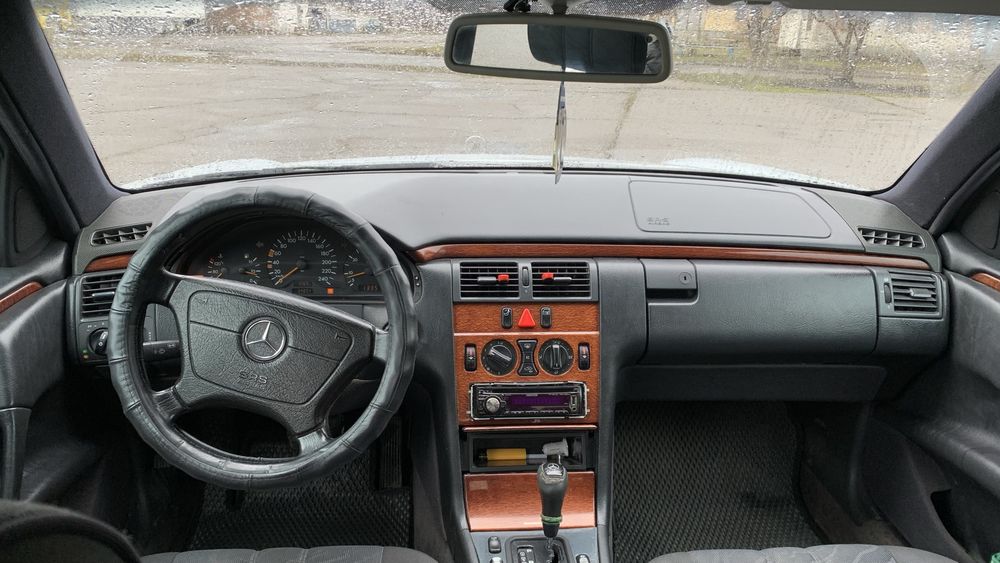 Mercede- Benz E200 2.2 cdi