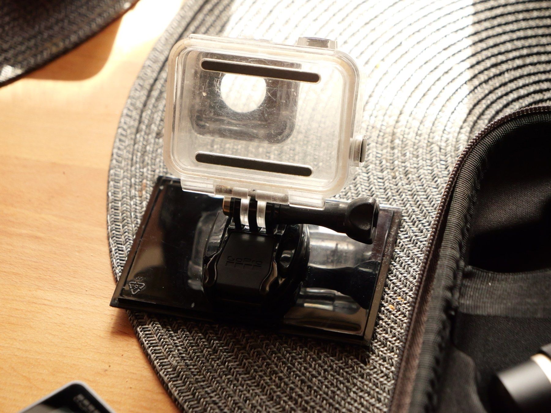Sprzedam zestaw , GoPro Hero 7 Black (uszkodzona)