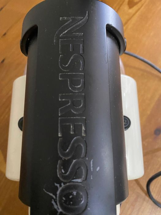 Vendo 2 máquina de café nespresso para peças