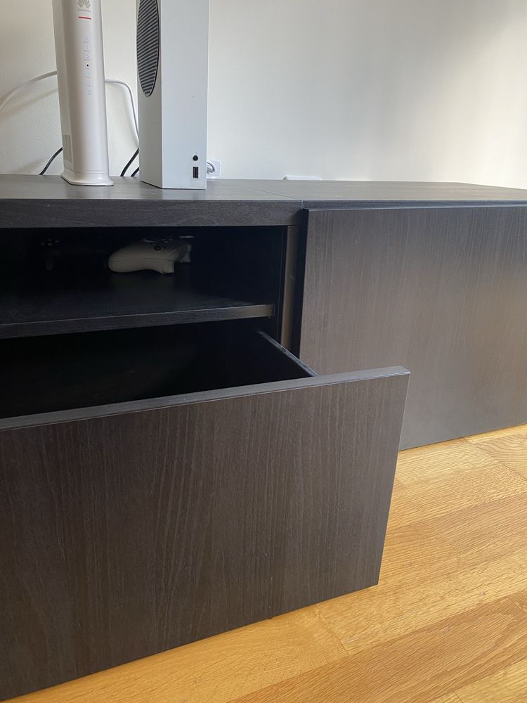 Móvel TV preto - IKEA