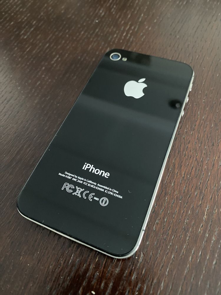 iPhone 4S, czarny.