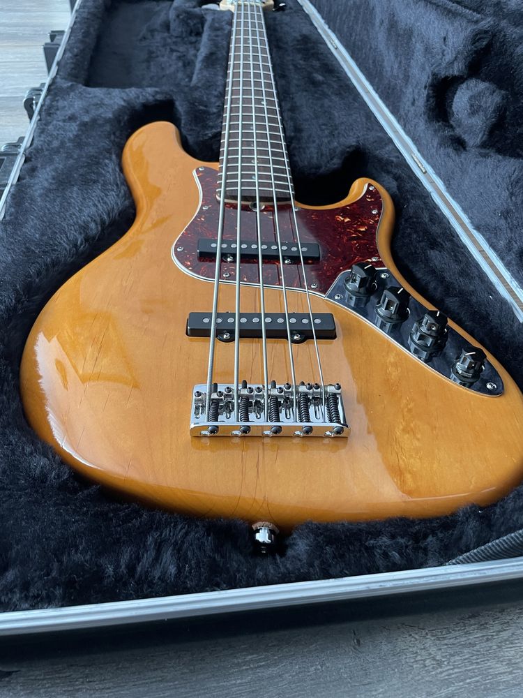 Fender Jazz Bass DELUXE 5 USA + case Fender