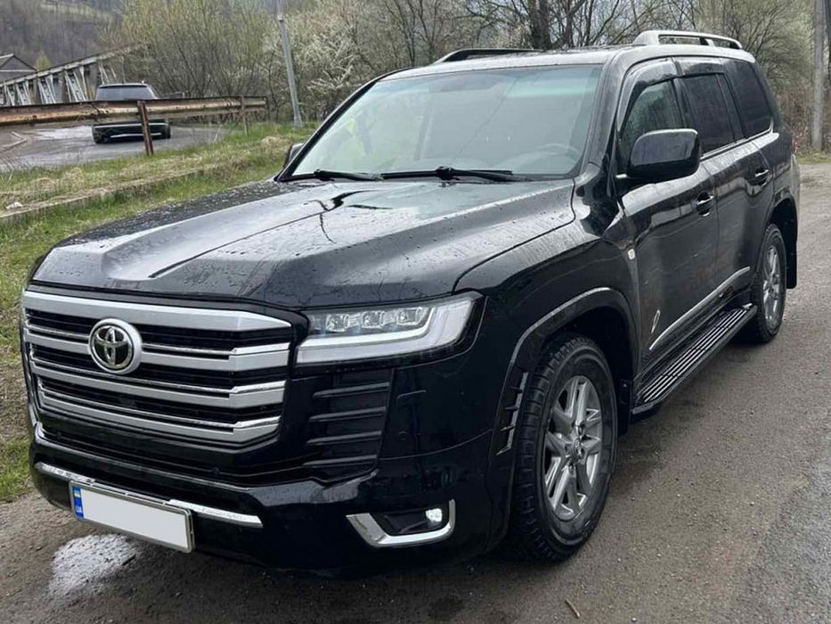 Комплект рестайлинга для Toyota Land Cruiser 200 High-Line от Upgrade