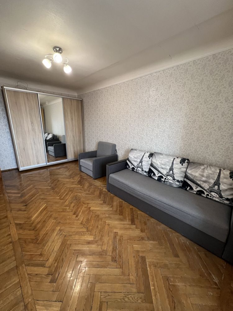 Продам 1 комнатную квартиру , метро Левада (проспект Гагарина)