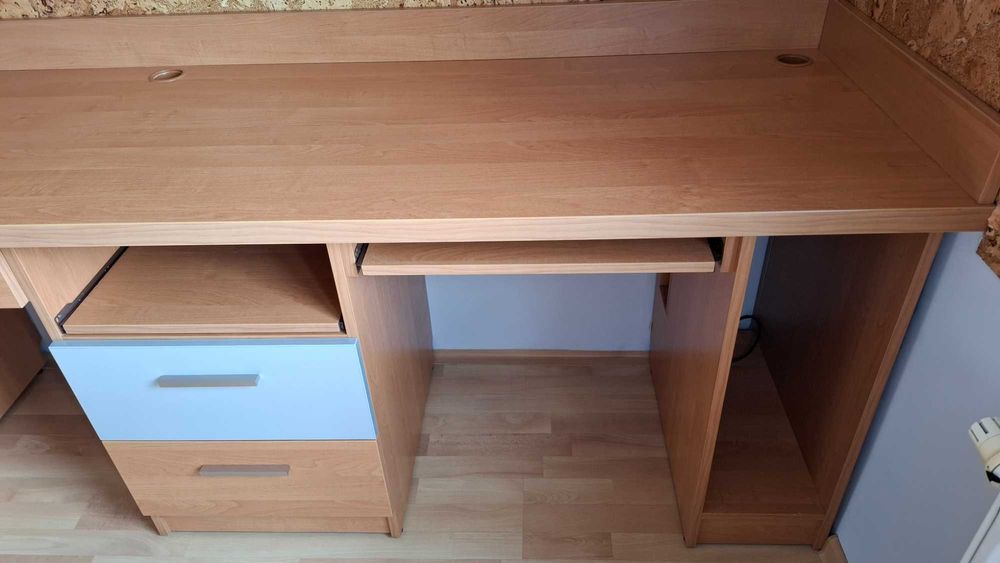 Solidne biurko meble