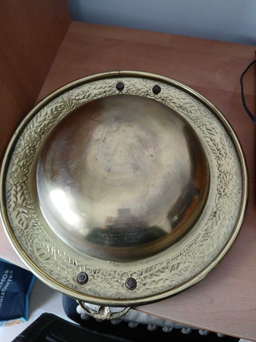 Três peças em latão