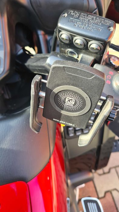 Uchwyt telefonu z ładowaniem - indukcja & USB C na motocykl