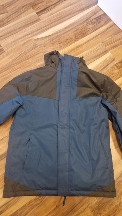 Нова куртка Mountain Wearhouse
