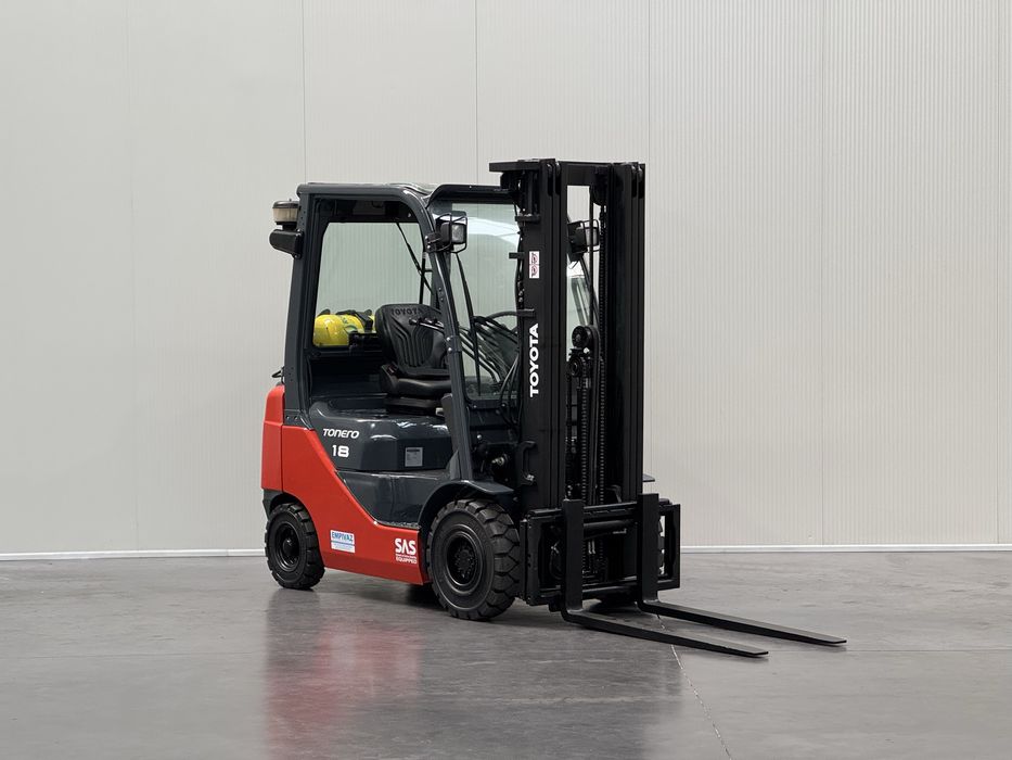 Empilhador Toyota 1800 Kg - Gás