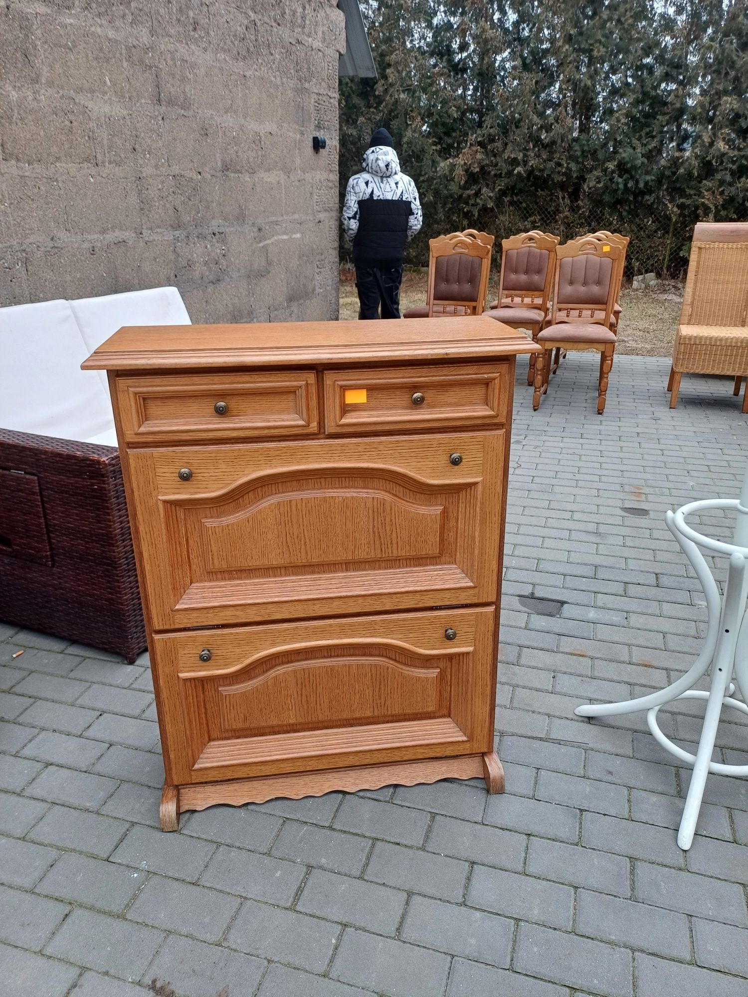 Praktyczna szafka na buty