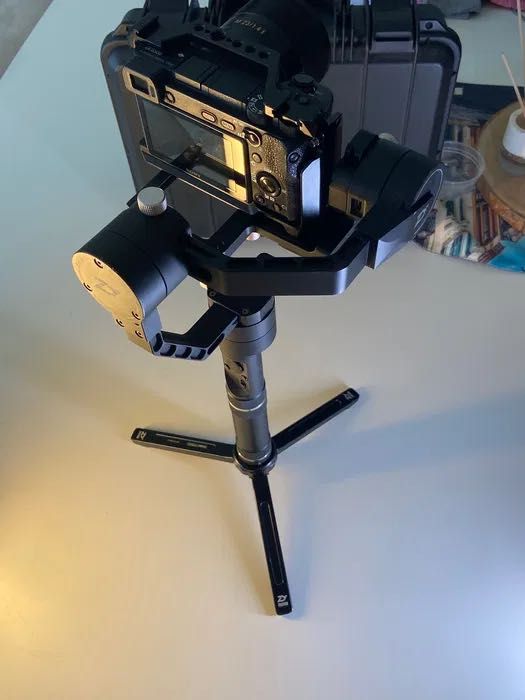Gimbal Zhiyun crane V2
