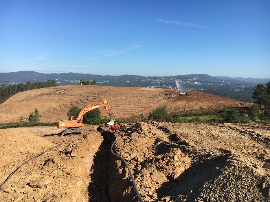 Desaterros, aterros e demolicões