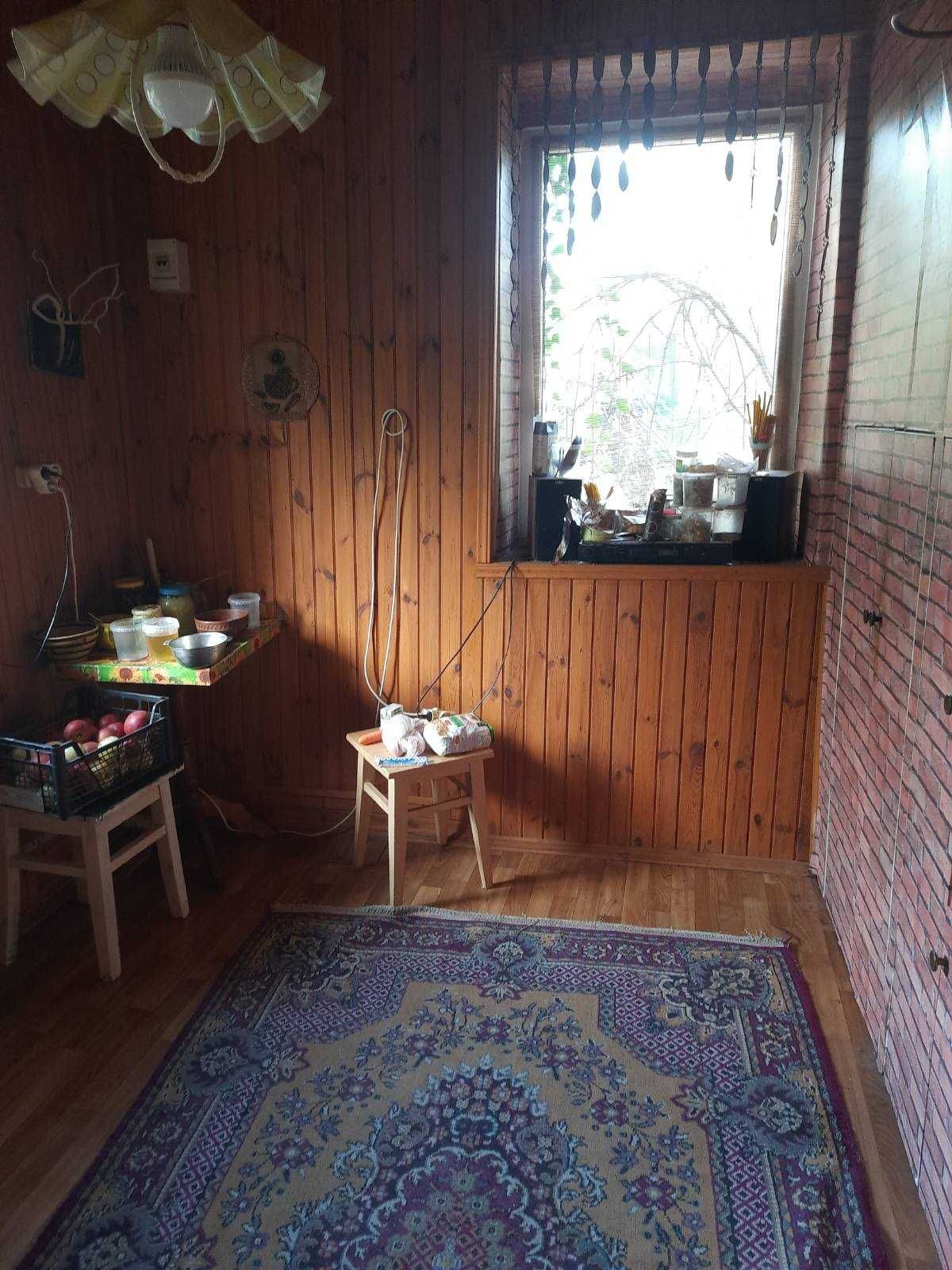 Будинок біля Києва у неймовірному мальовничому середовищі
