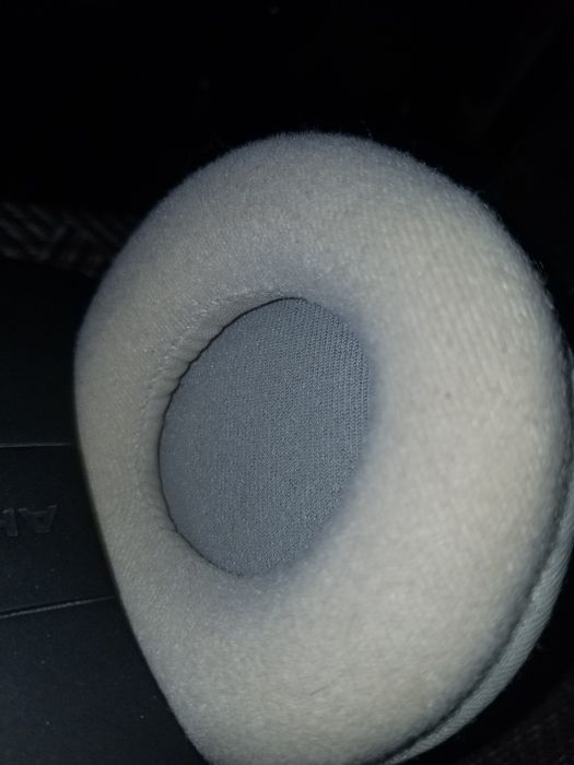 Продам новые безпроводные наушники AKG.- 912.