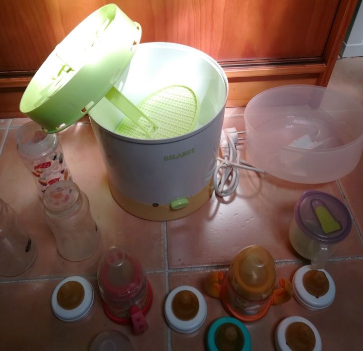 Esterilizador elétrico de biberões e chupetas da marca Balance
