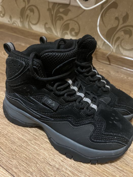 Ботинки Fila 37,5 розмір,оригінал .