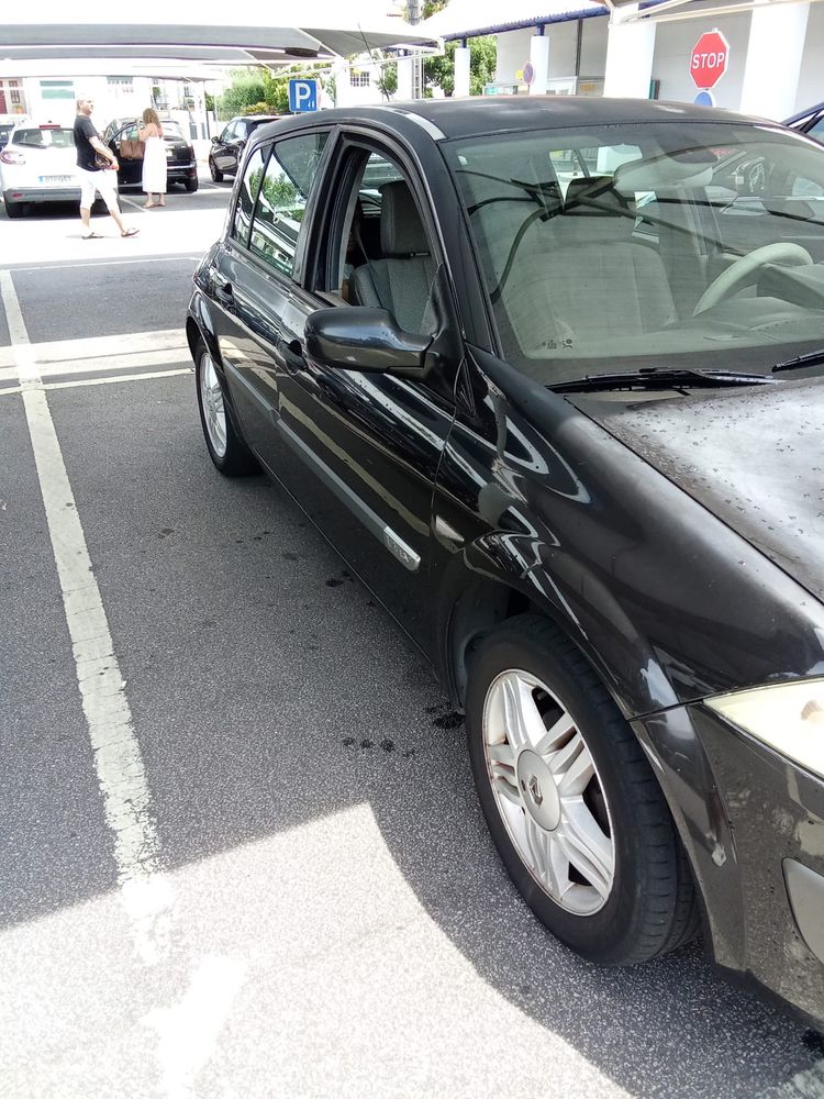 Renault Megane pegar e andar