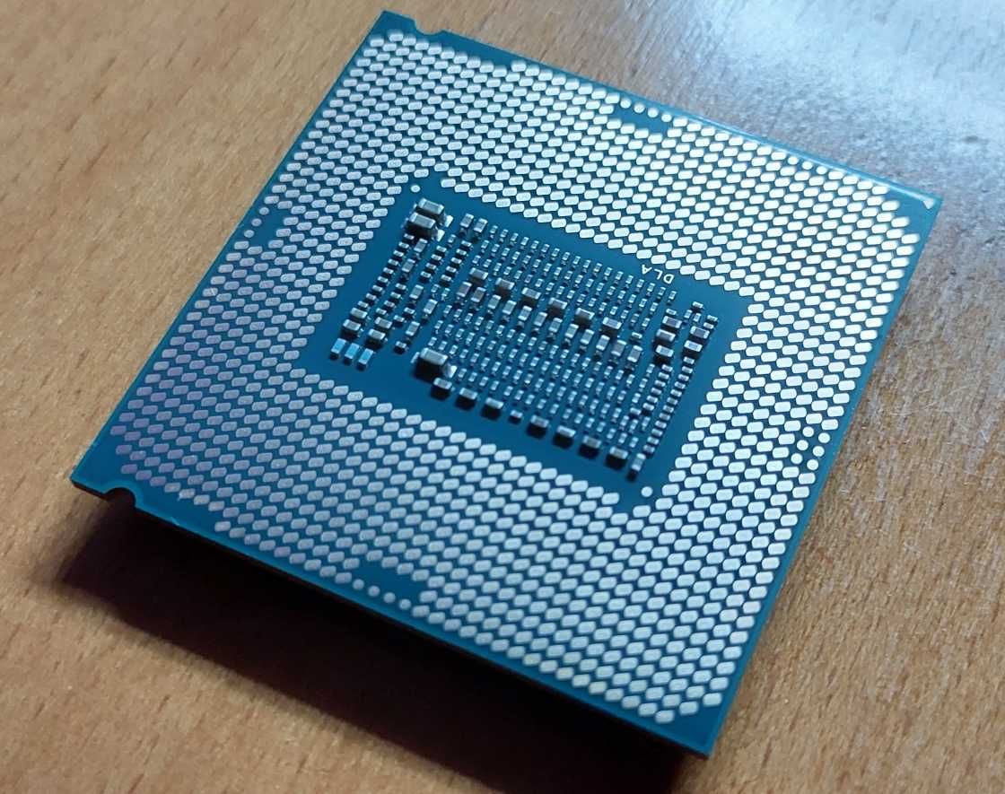 CPU Intel® Core™ i7-9700K, 8 cores, 12Mb Cache, até 4.9GHz