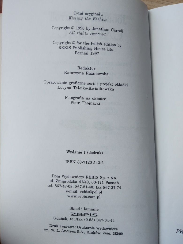 Całując ul, Jonathan Carroll