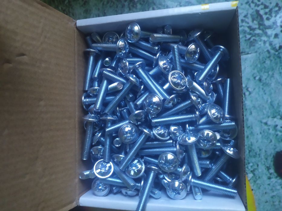 Саморезы болты по хорошей цене