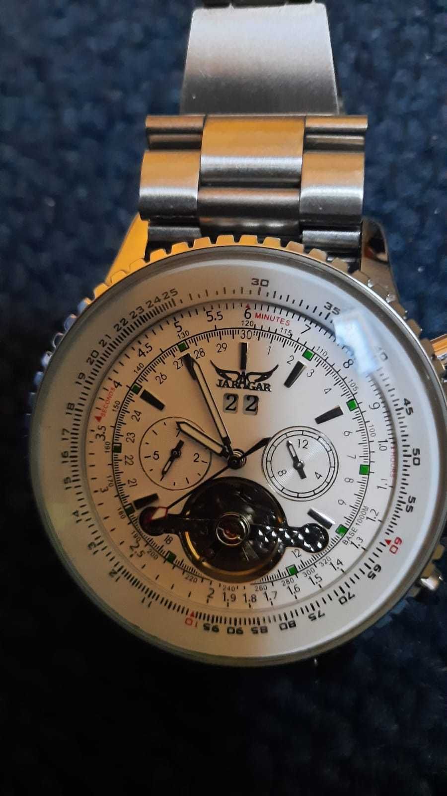 relógio cronógrafo com turbilhão estilo Breitling, para o estiloso