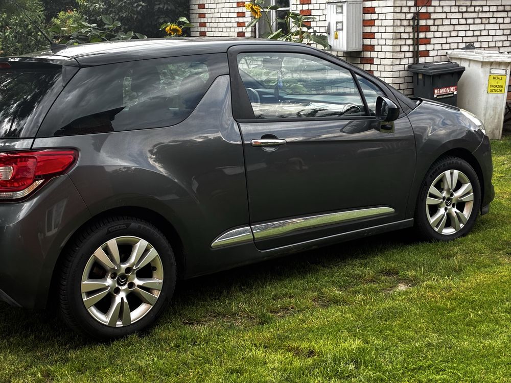 Citroen DS3 1.2 hatchback