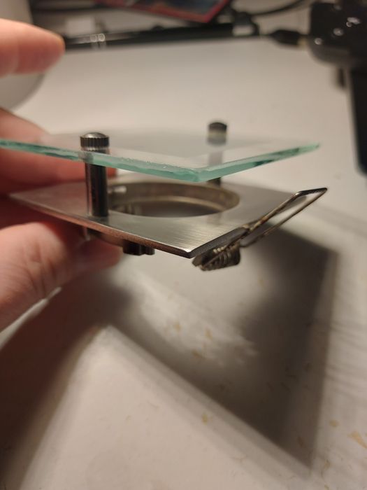 Oprawka halogenowa z szybką