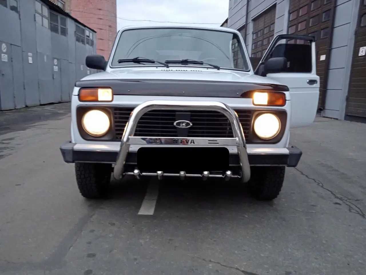 Кенгурятник Lada Niva дуги захист бамперу пороги