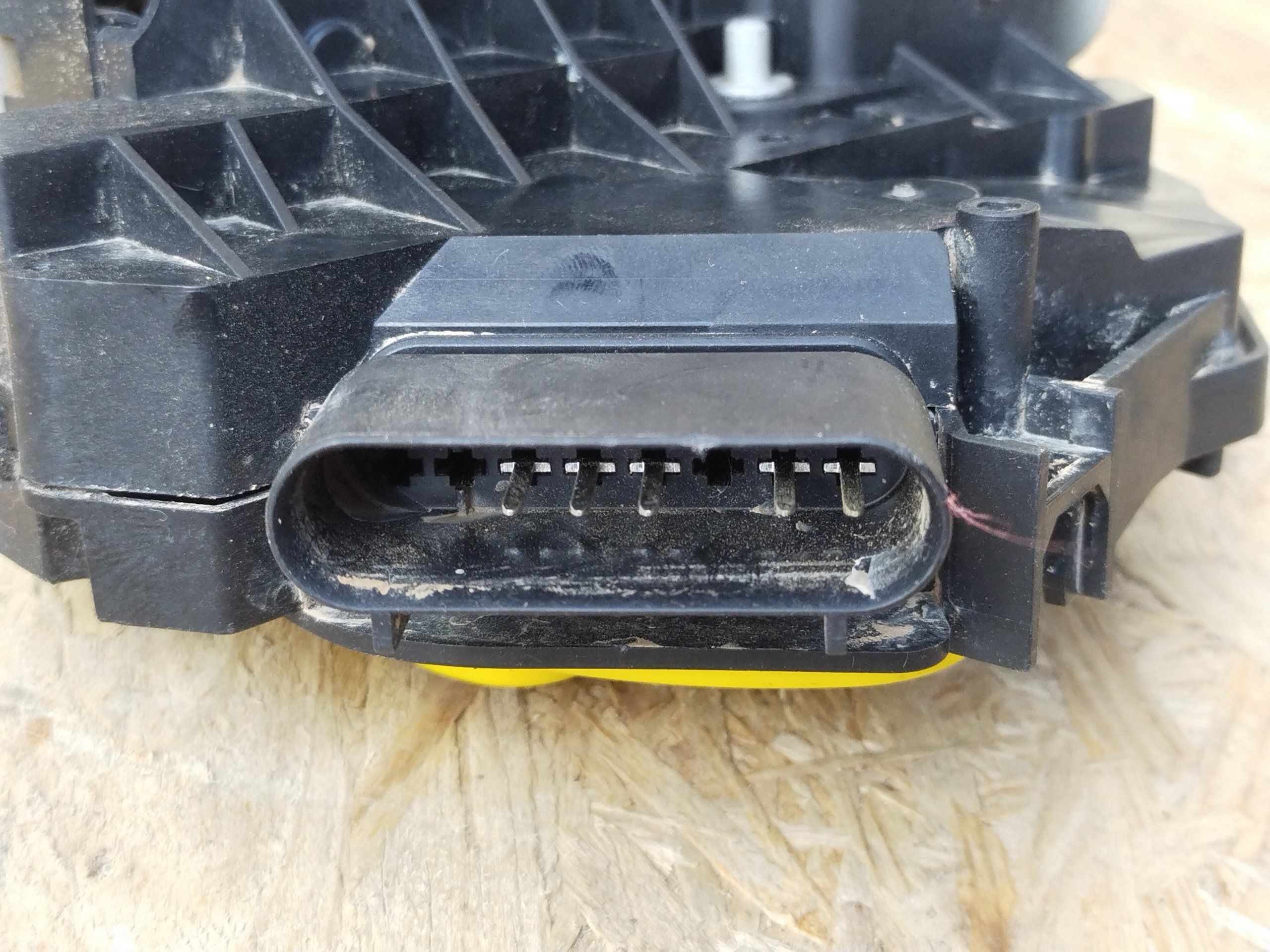 Ford Transit Connect Mk2 13- замок двери распашной задней правой 5 pin