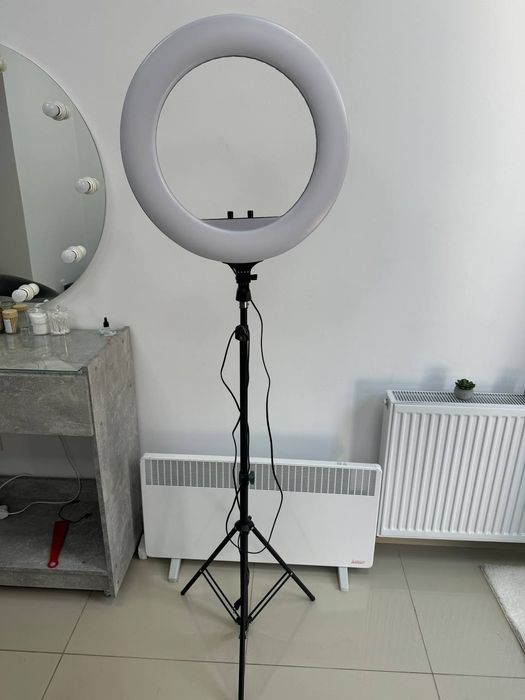 Продаю кільцеву лампу