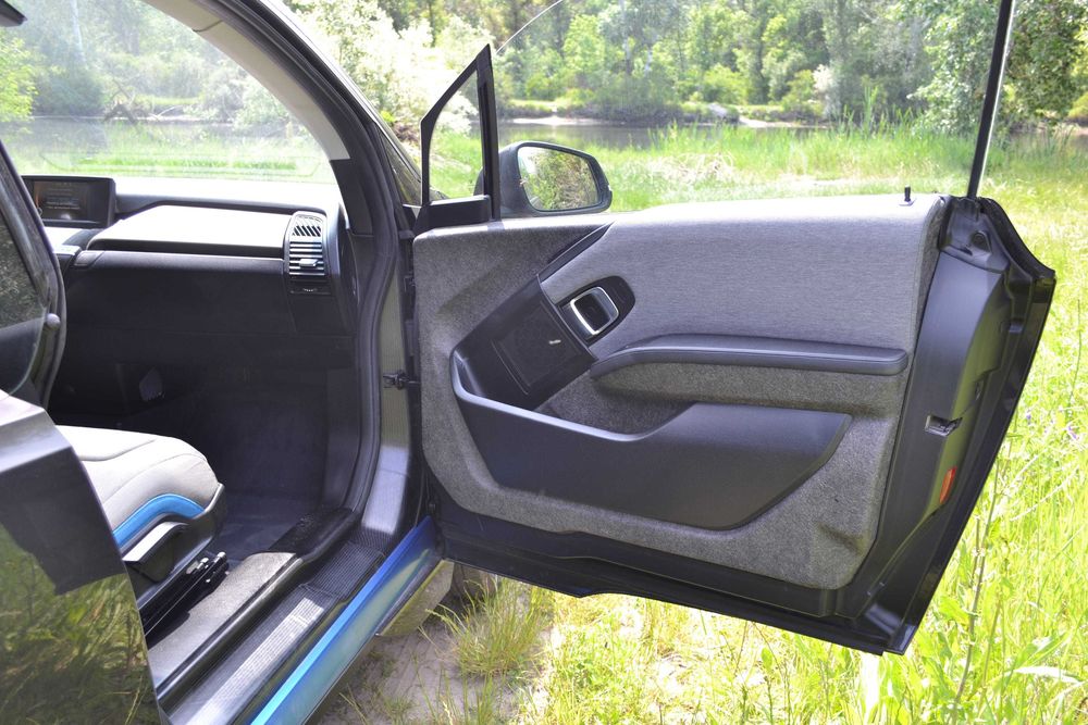 Електричний автомобіль БМВ I3