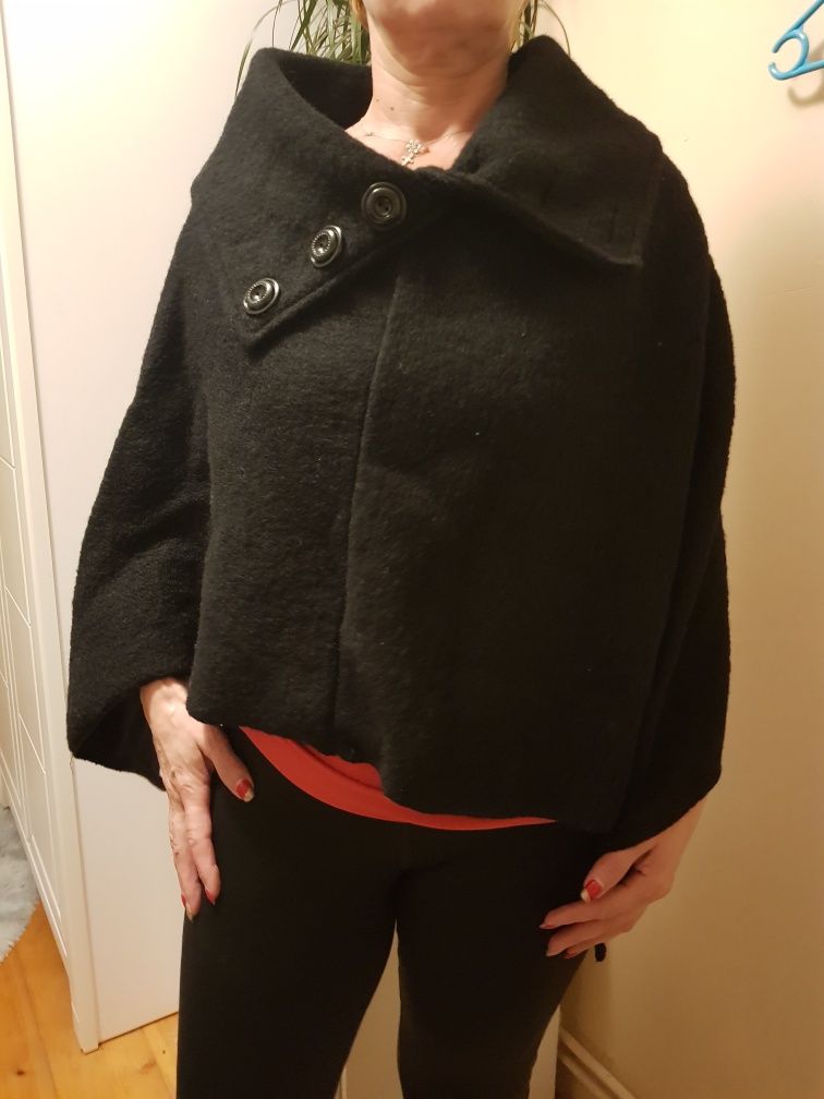 Ponczo Włoskie 80% wool firmy Vera Tucci roz uniwersalny