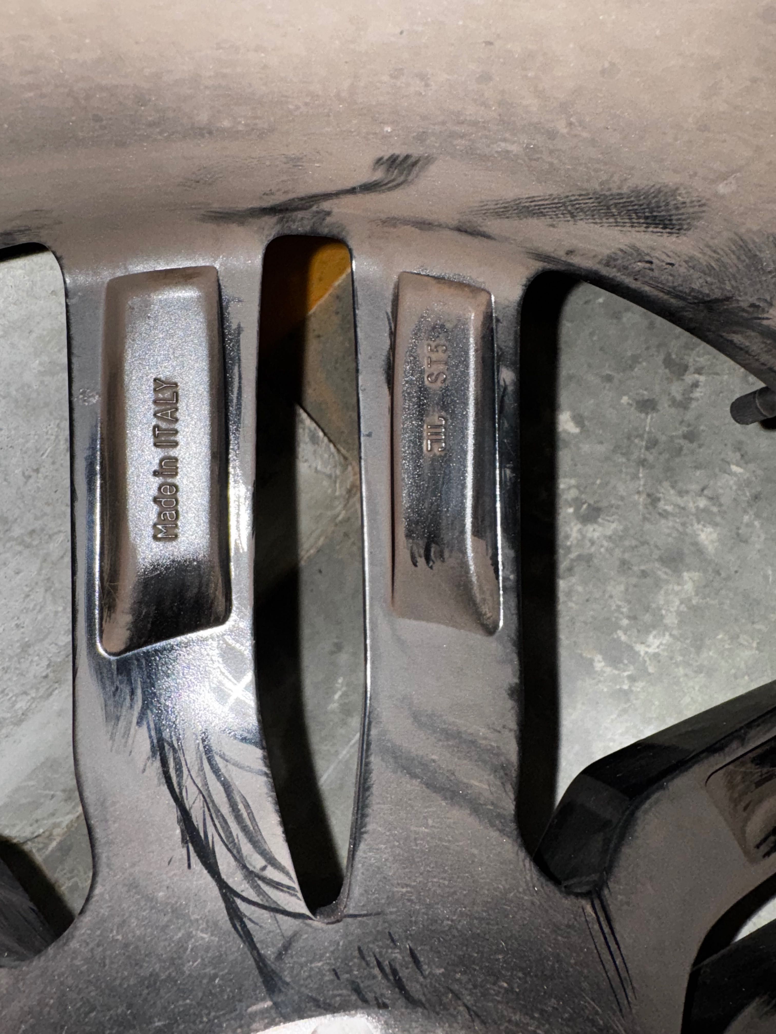 Oryginalne felgi Audi R21 + opony Pirelli – Q5 Q7 Q3 SQ5 SQ7 RSQ3