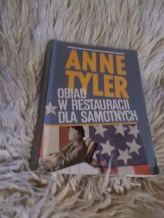 "Obiad w restauracji dla samotnych"-Anne Tyler- powieść