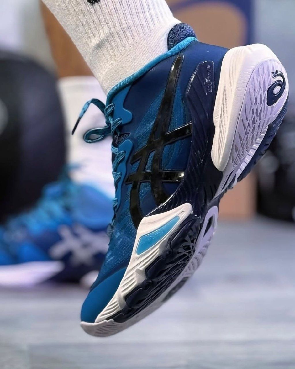 Eur36-47 волейбольні кросівки Asics Metarise