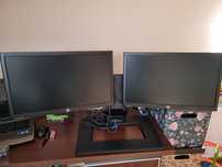 Podstawa z monitorami