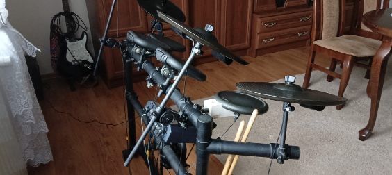 Sprzedam Perkusje z modułem Roland TD6