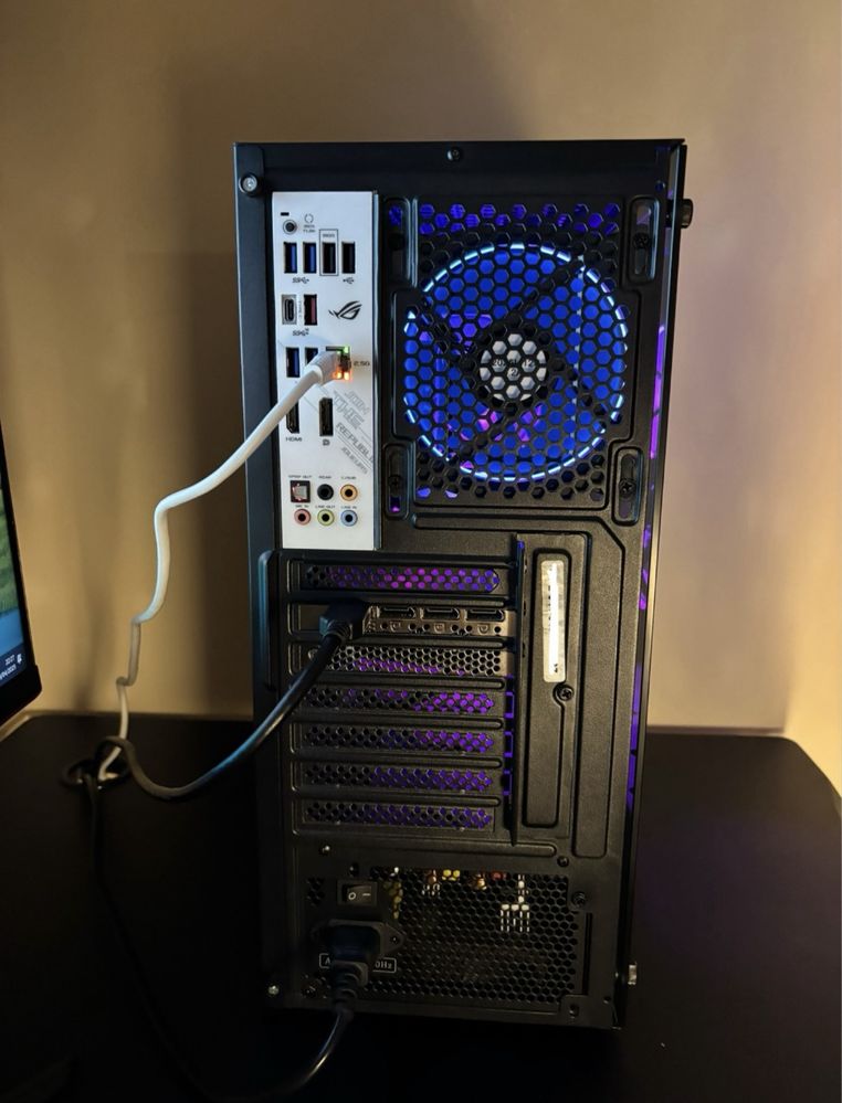 PC GAMING (+ monitor, rato, teclado e microfone)