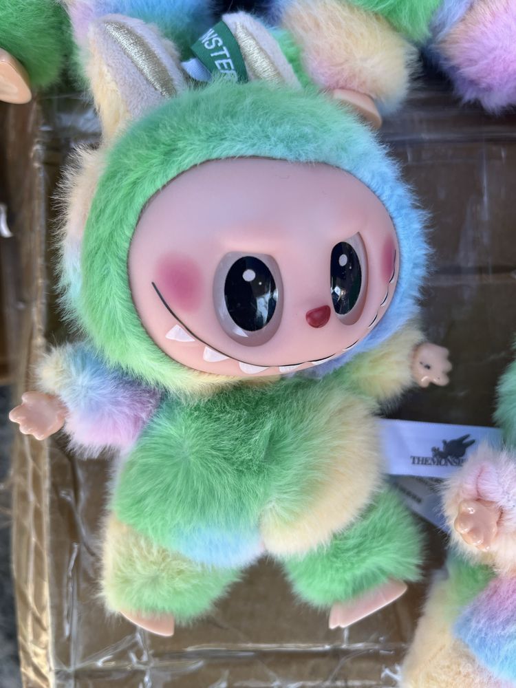 Лабубу в коробках колекційна labubu райдужна новинка