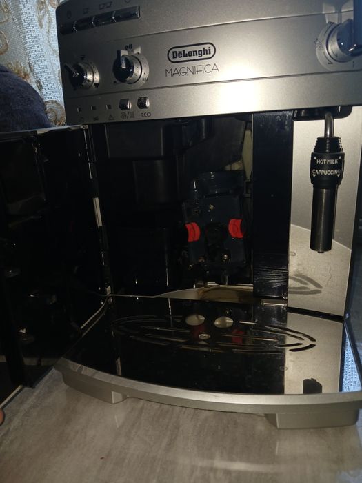 Кавоварка DeLonghi ESAM 3200 Magnifica