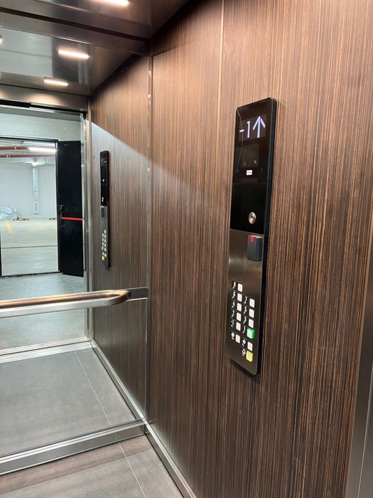 Сучасний Офіс 350 (м2) на Пасічній, Власник