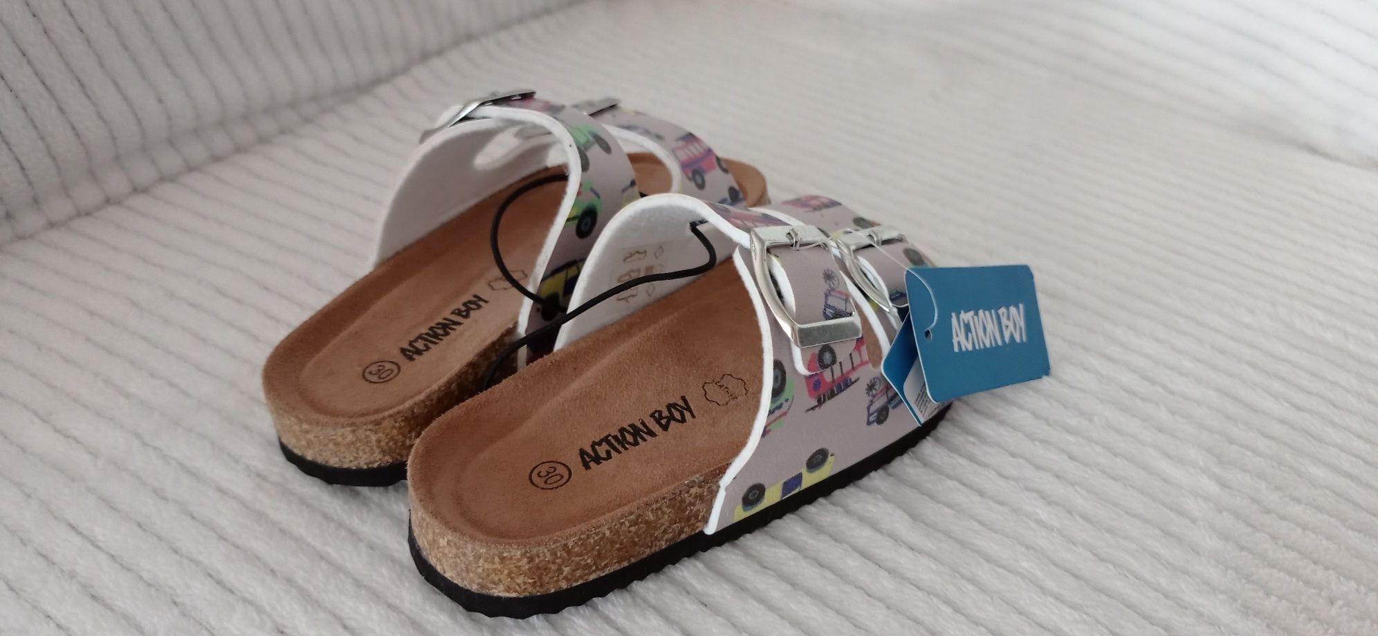 Nowe klapki dziecięce w samochody, auta