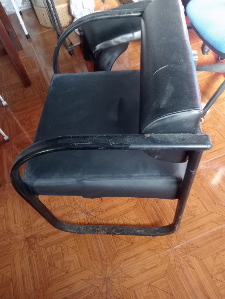 Vendo Cadeira e Puff