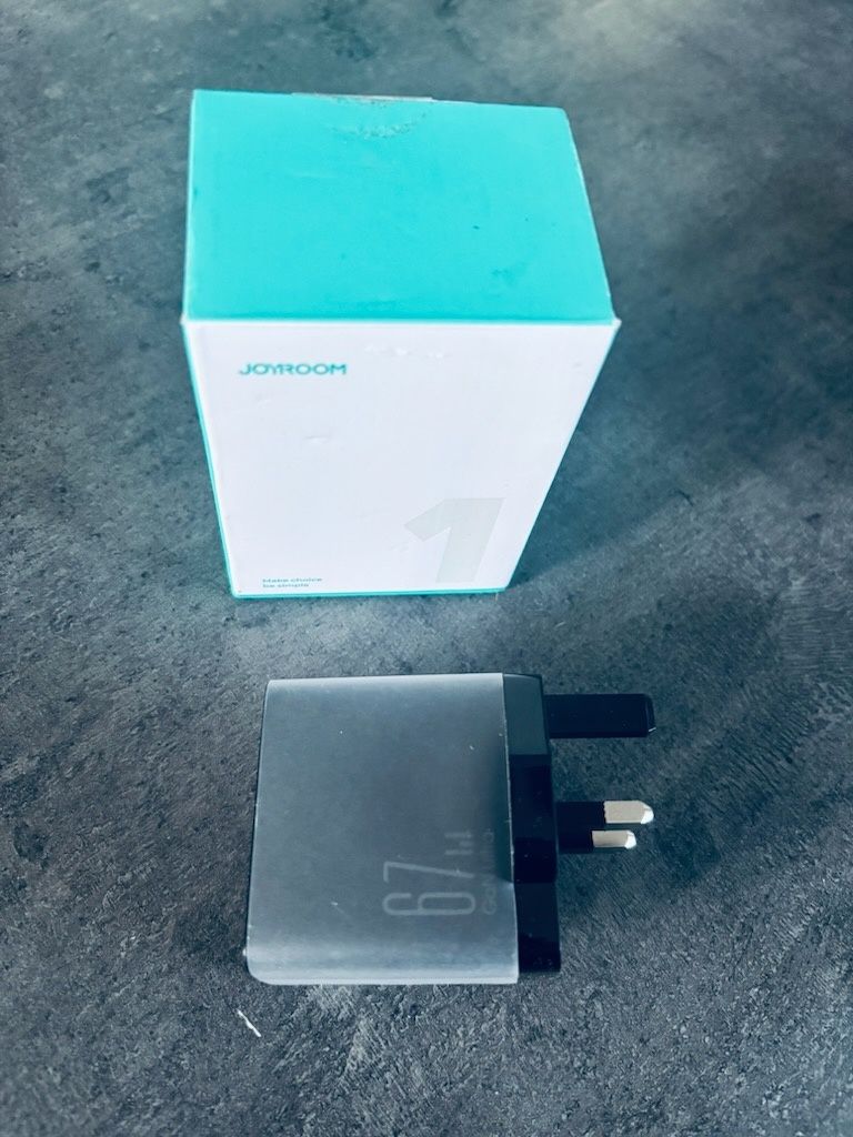 Szybka ładowarka GaN 67W Joyroom