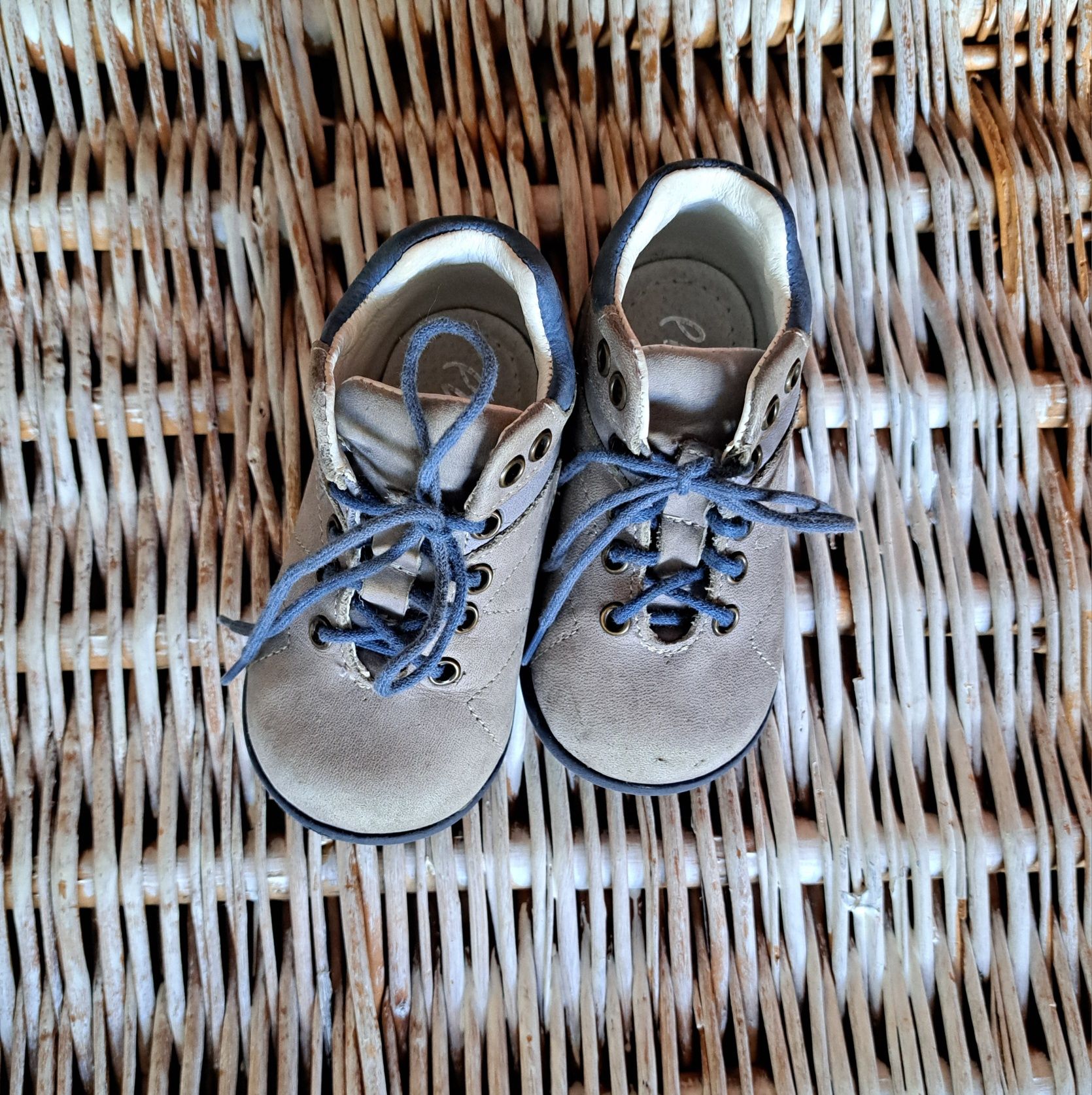 Buty niemowlęce skórzane trzewiki Emel roczki