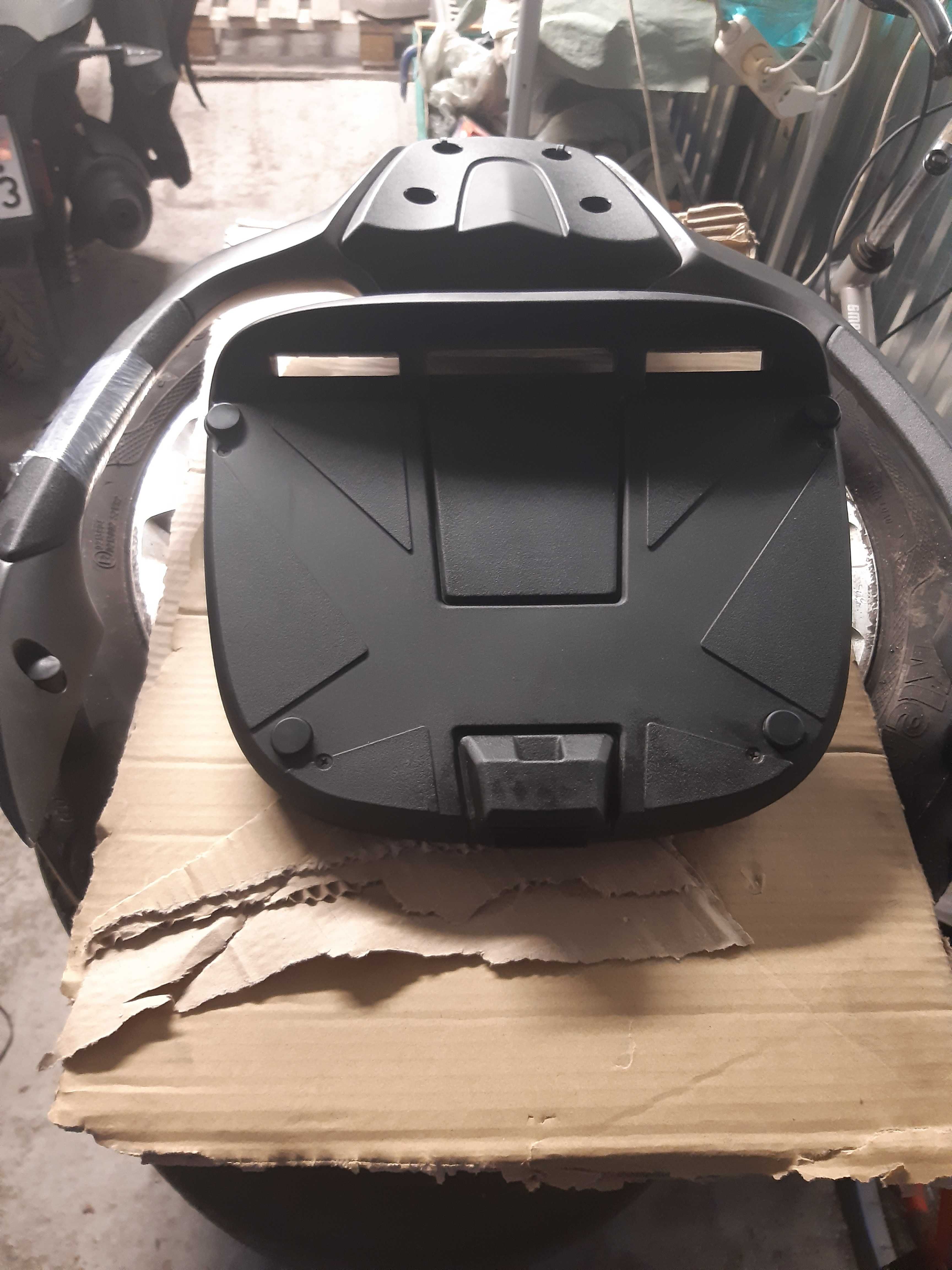 Piaggio MP3 plastiki  szyba oparcie zawieszenie kufer lampa