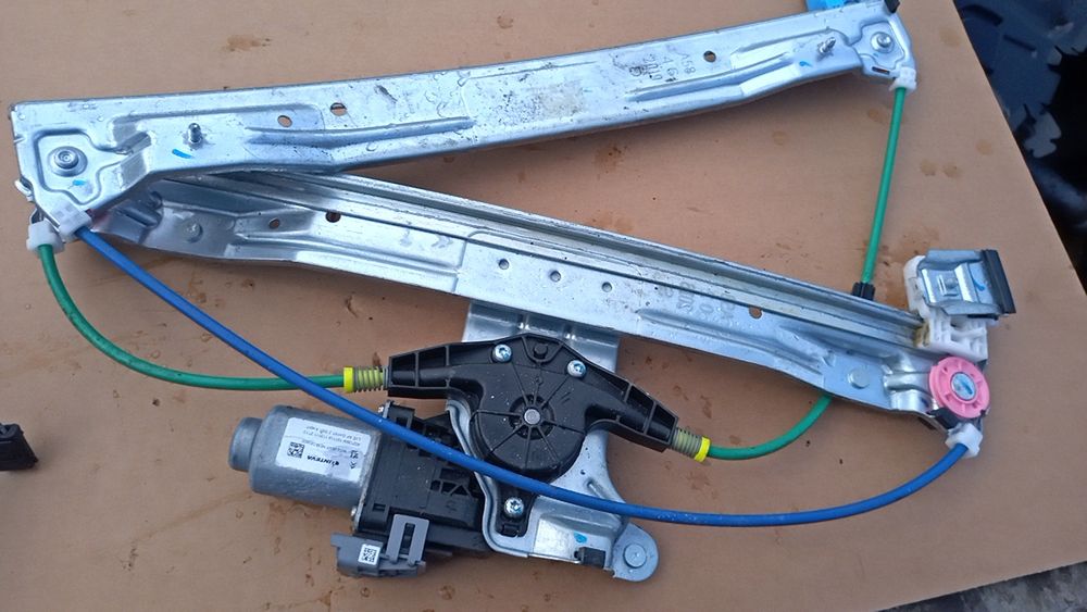 Mechanizm wycieraczek lewy przód Citroen C3 Picasso