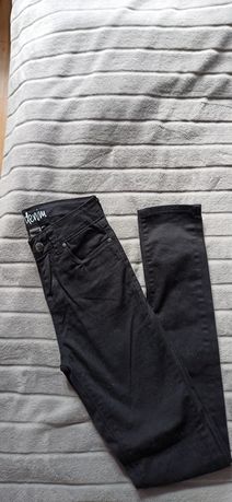 Spodnie czarne jeansowe